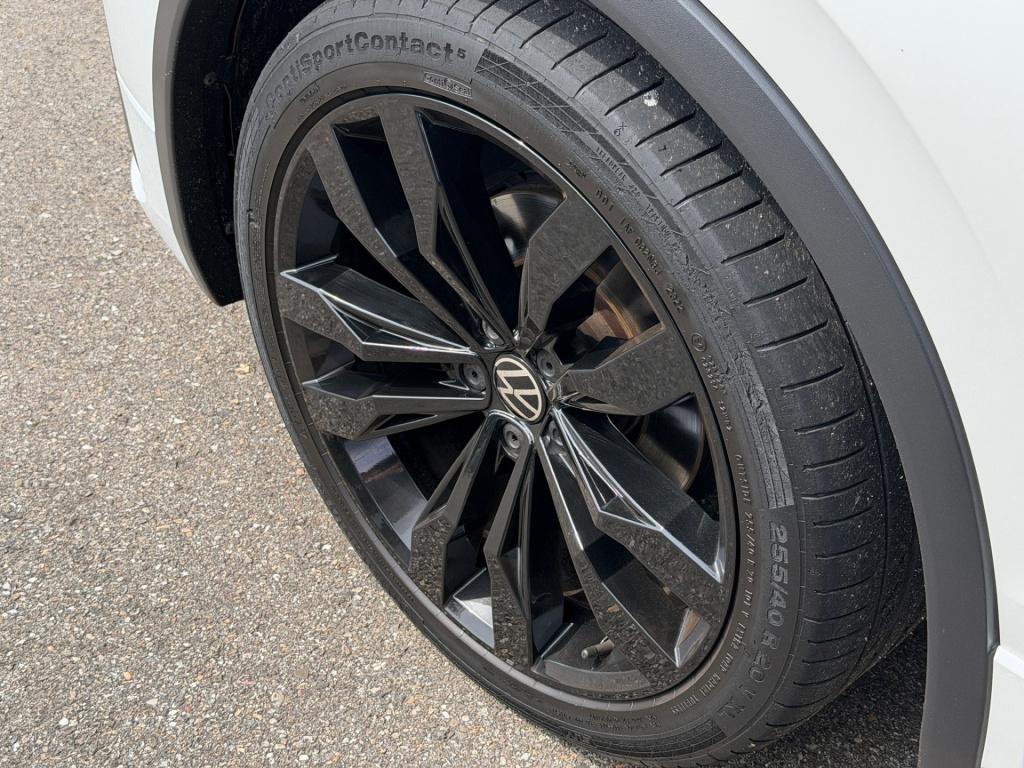 Volkswagen Tiguan 1.5 tsi 150pk dsg r-line | trekhaak | camera | carplay | 