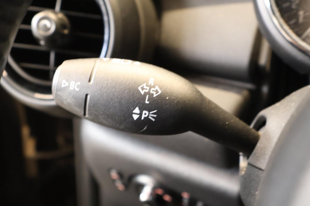 Mini One mini 1.5 first salt nl auto,btw, carplay, all season, cruise,