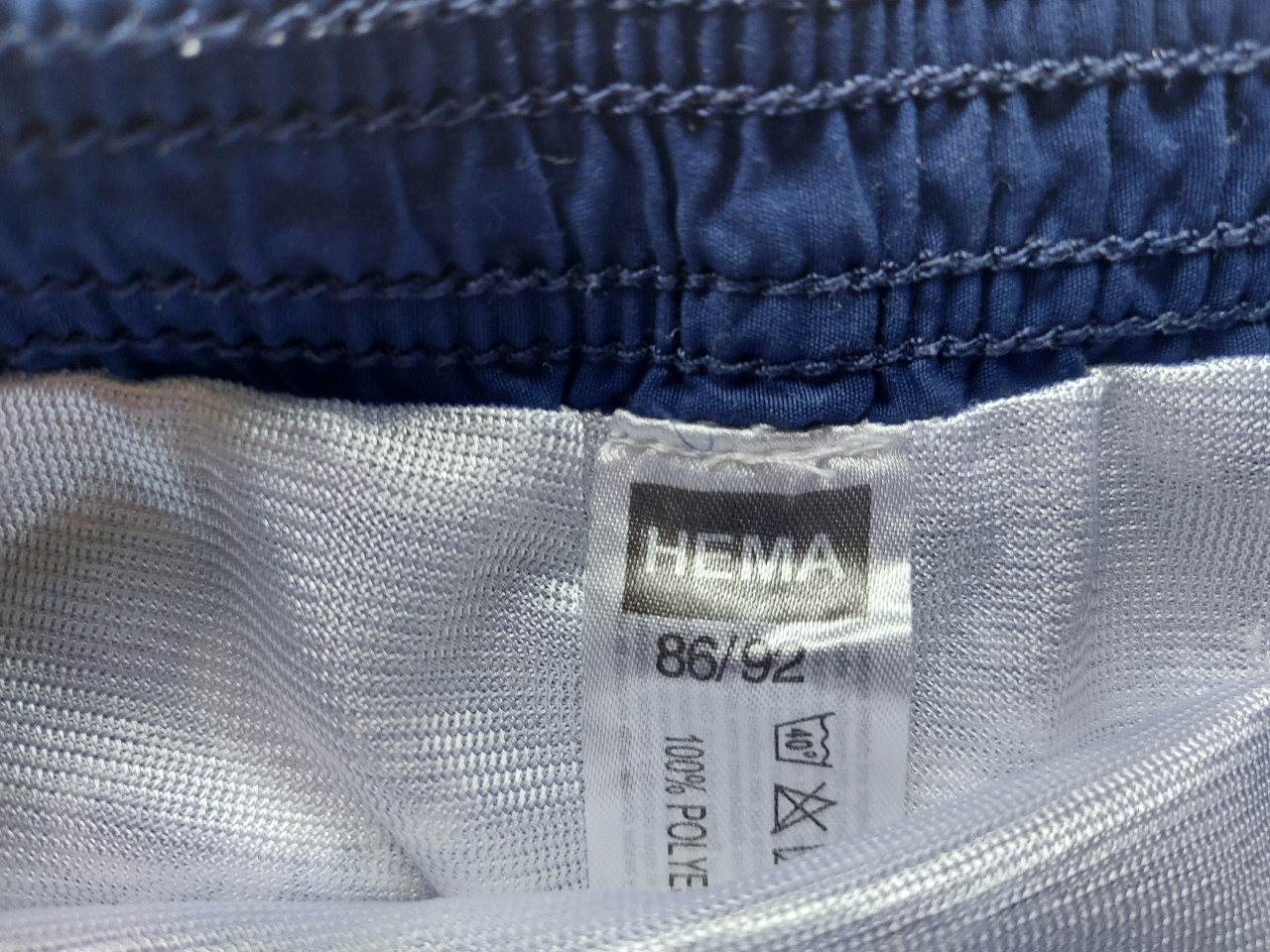 Leuke donkerblauwe zwembroek (maat 86 – 92 | z.g.a.n.) €2,-