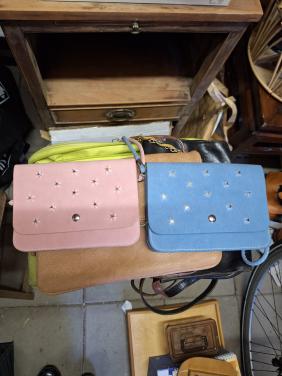 2 kleine handtasjes