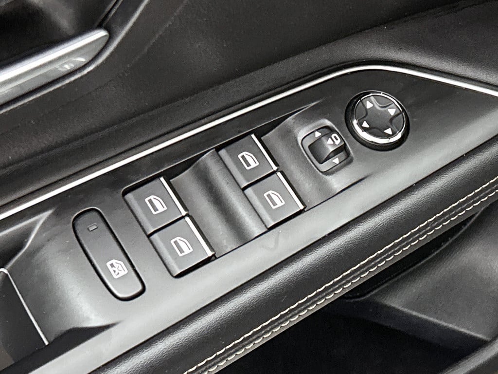 Peugeot 3008 130 pk gt black pack | rijklaar | panorama schuif / kanteldak 