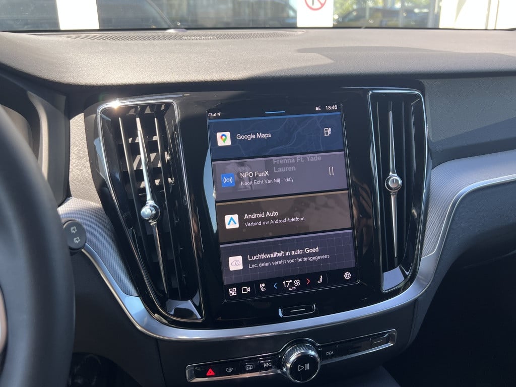 Volvo V60 t6 398pk recharge plus dark| adap.cruise| 360camera| trekaak