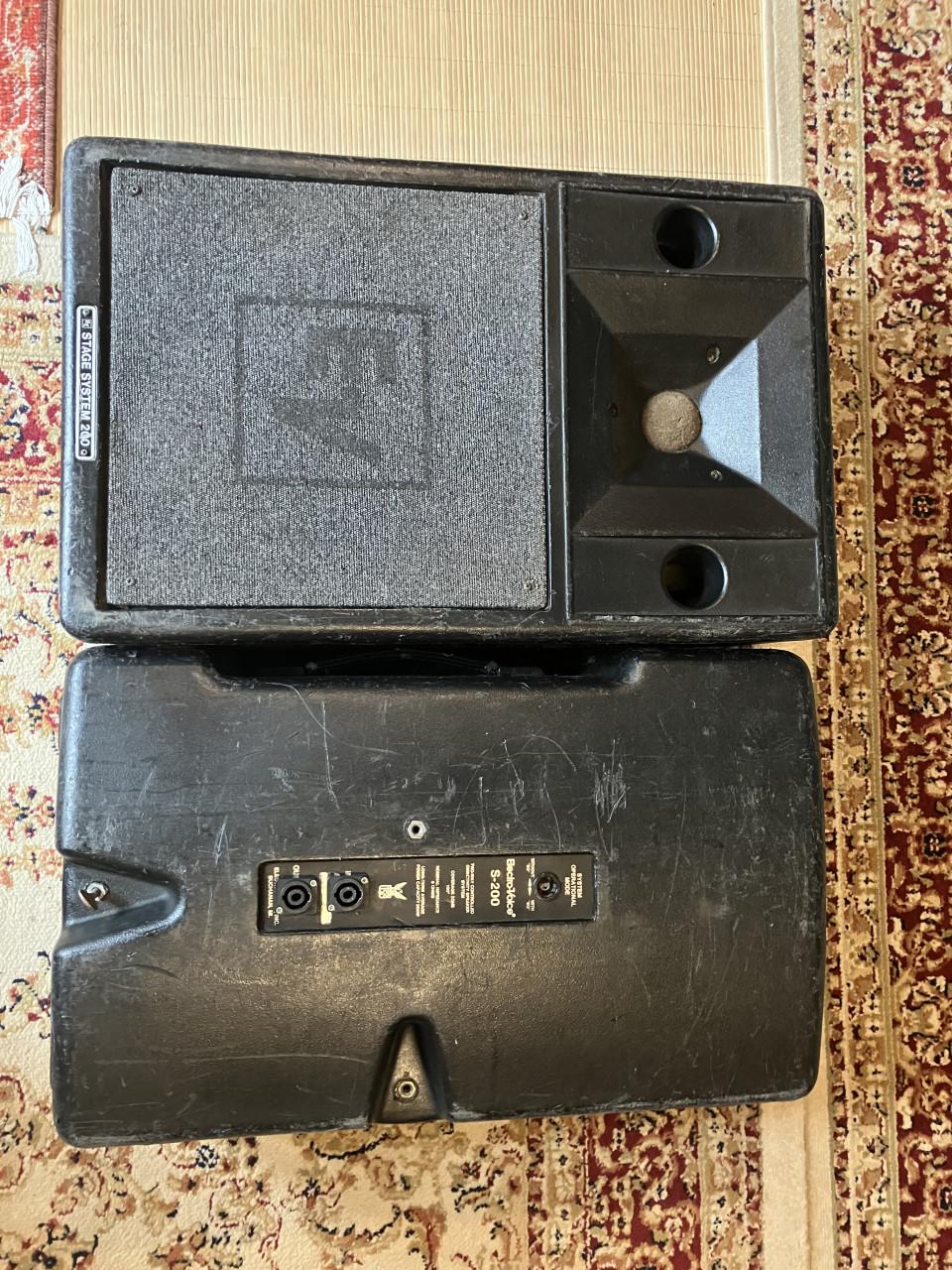 Kleine PA voor in de oefenruimte voor zang en keyboard