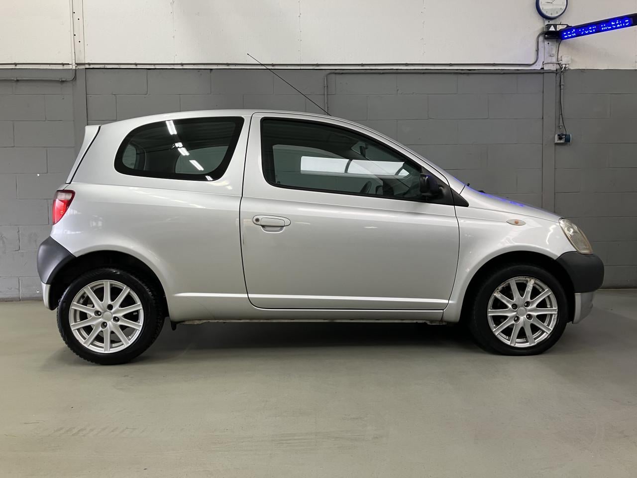 Toyota Yaris 1.0-16V VVT-1 Yorin