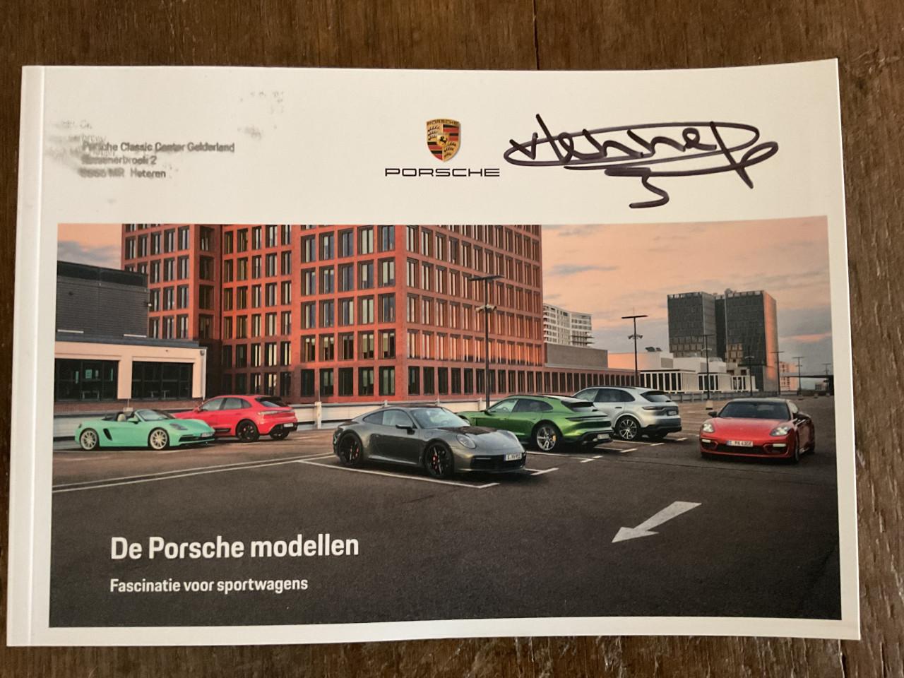 Porsche folder ( gesigneerd Gijs v. Lennep )