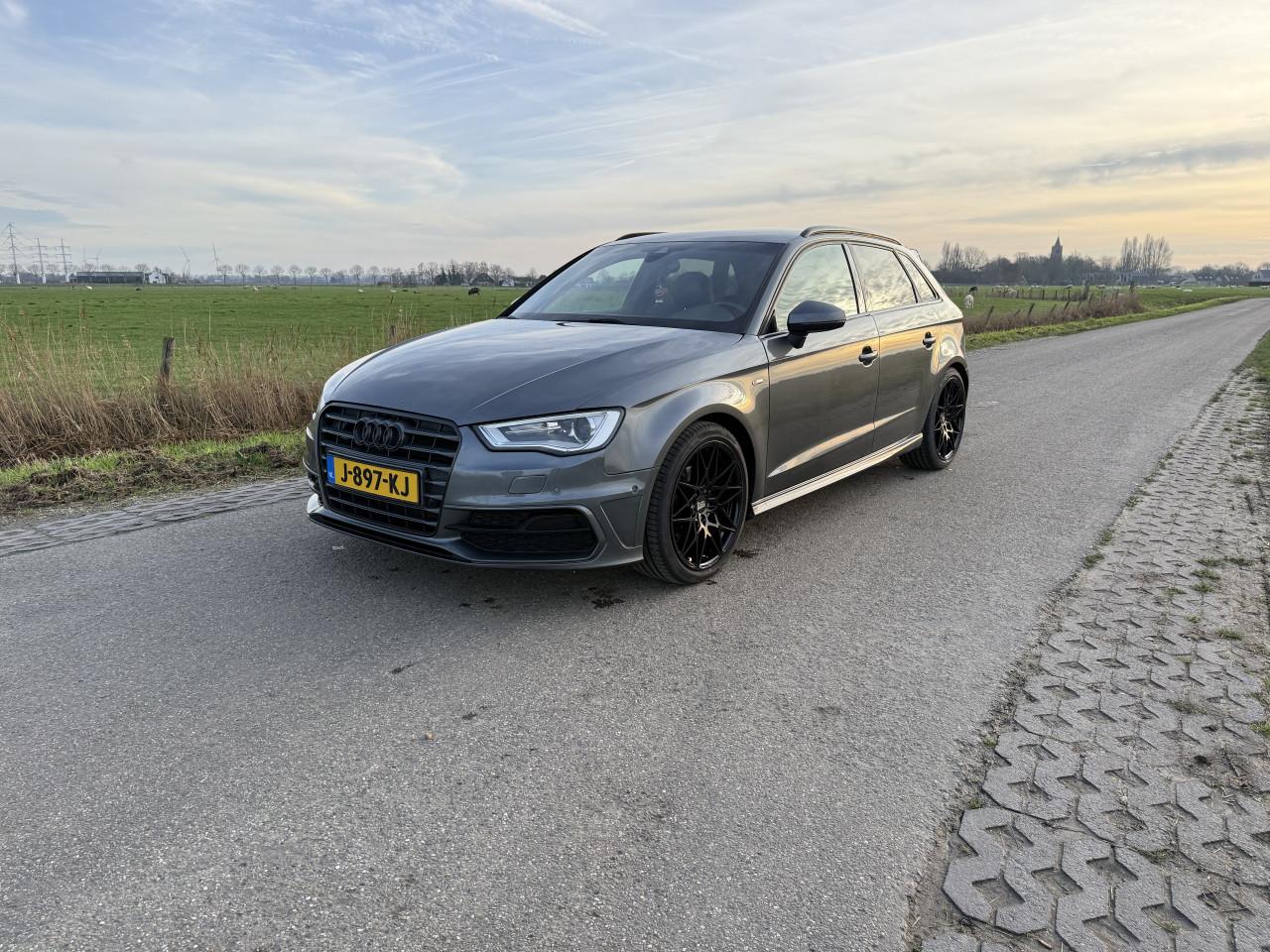 Audi A3 1.4 Tfsi 90KW Sportback S-tronic 2013 Grijs