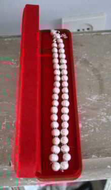 Nieuwe parel ketting met zilveren steentjes