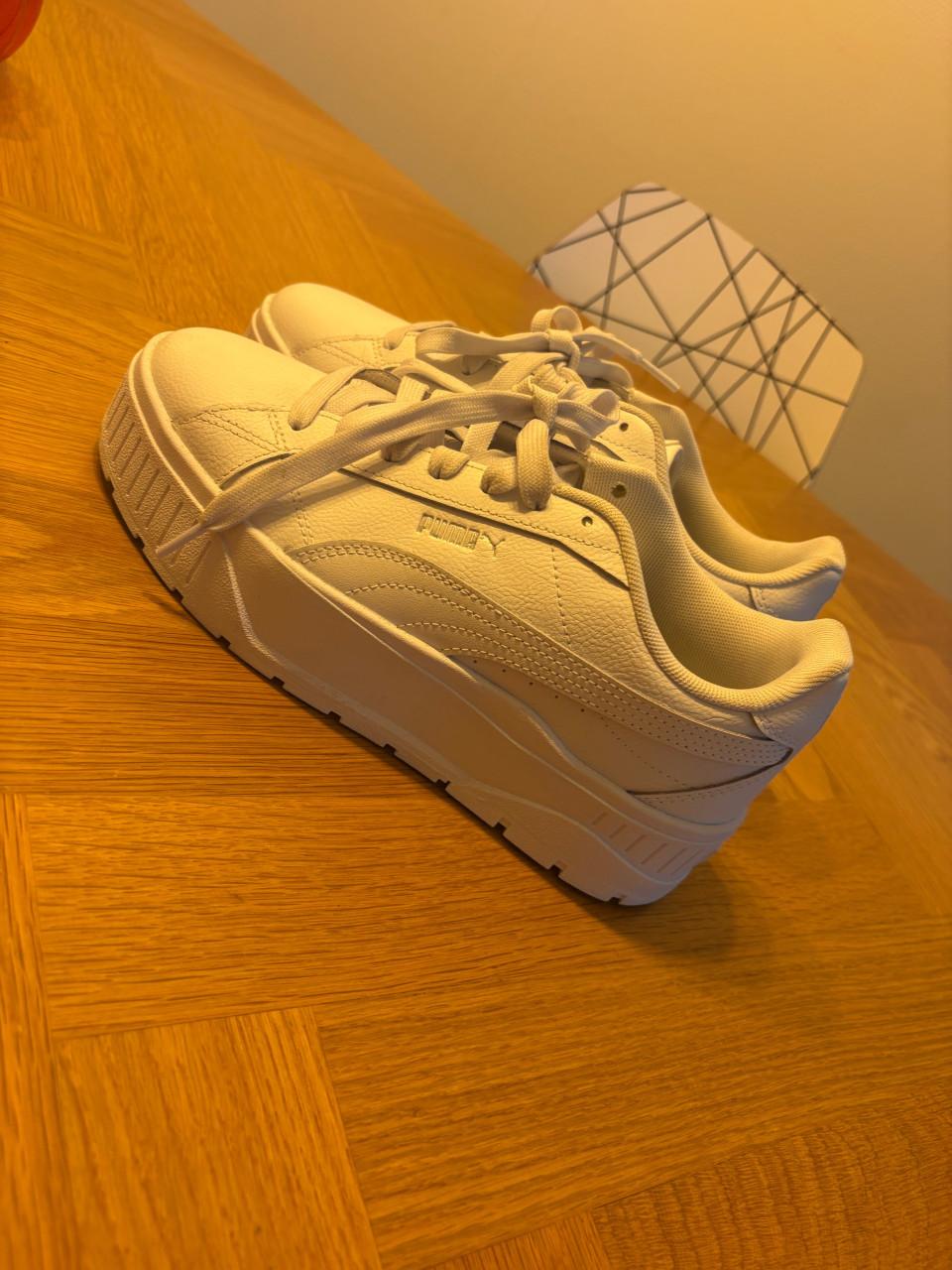 Sneakers wit Puma Nieuw
