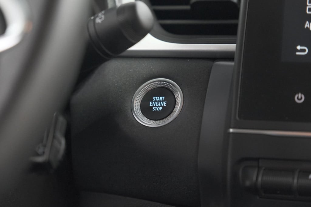 Renault Captur 1.6 e-tech full hybrid 145 techno | trekhaak | navigatie | p