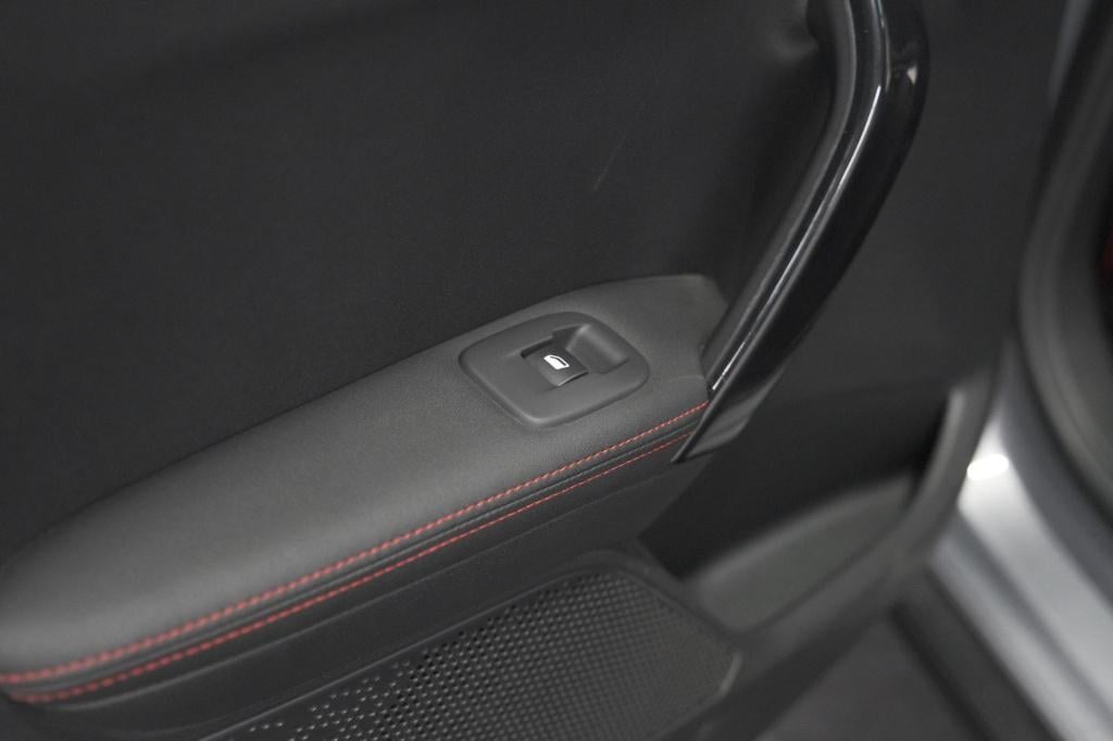 Peugeot 2008 puretech 110 eat6 gt | trekhaak | camera | panoramadak | apple