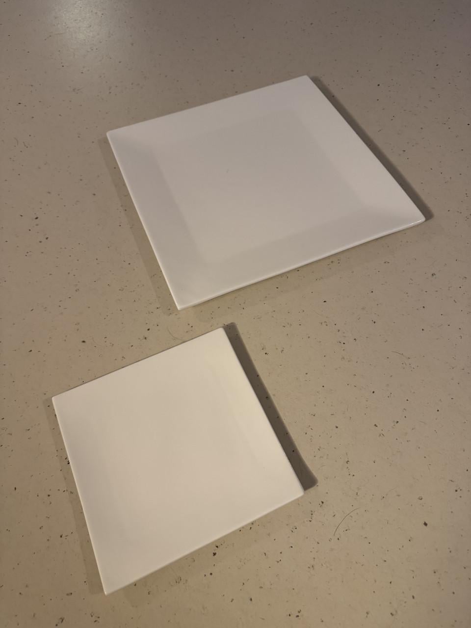 Gebaksstel, gebakset merk A table