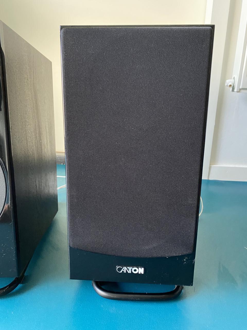 Canton Chrono 513 bookshelf speakers