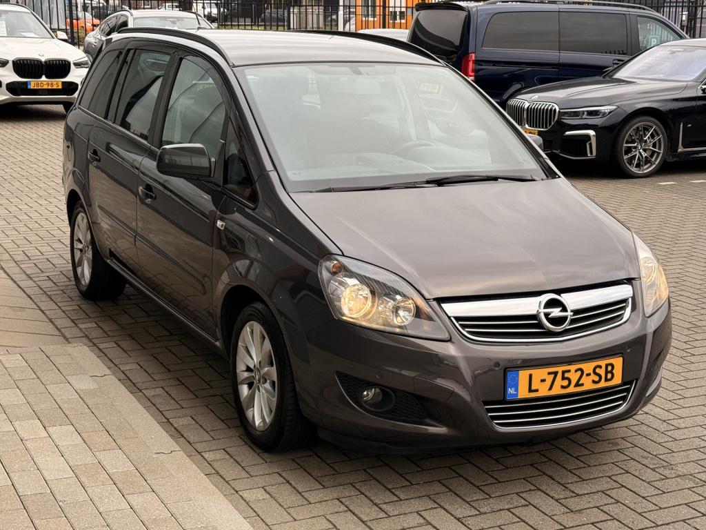 Opel Zafira 1.8 cosmo | 7-zitter | bluetooth | navigatie | cruise | climate