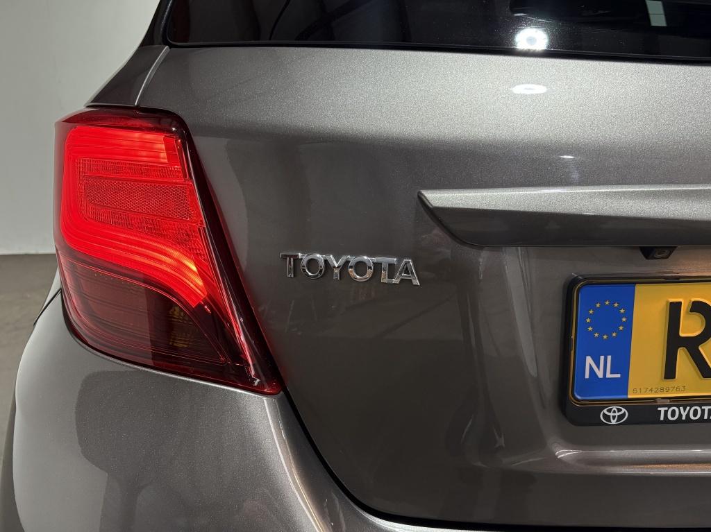Toyota Yaris 1.5 hybrid dynamic bi-tone | camera | navi |