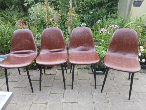 Stoelen gratis af te halen