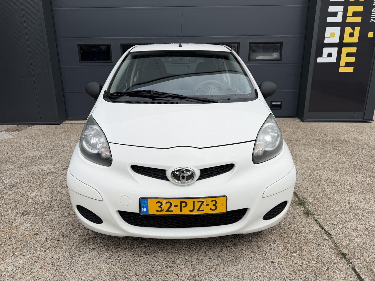 Toyota Aygo 1.0 12V Vvt-i 5DRS 2011 Wit Airco Apk Nap Navi