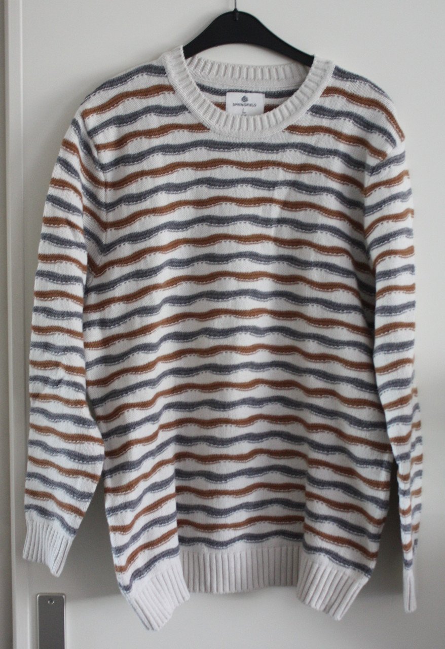 Beige trui met strepen maat L