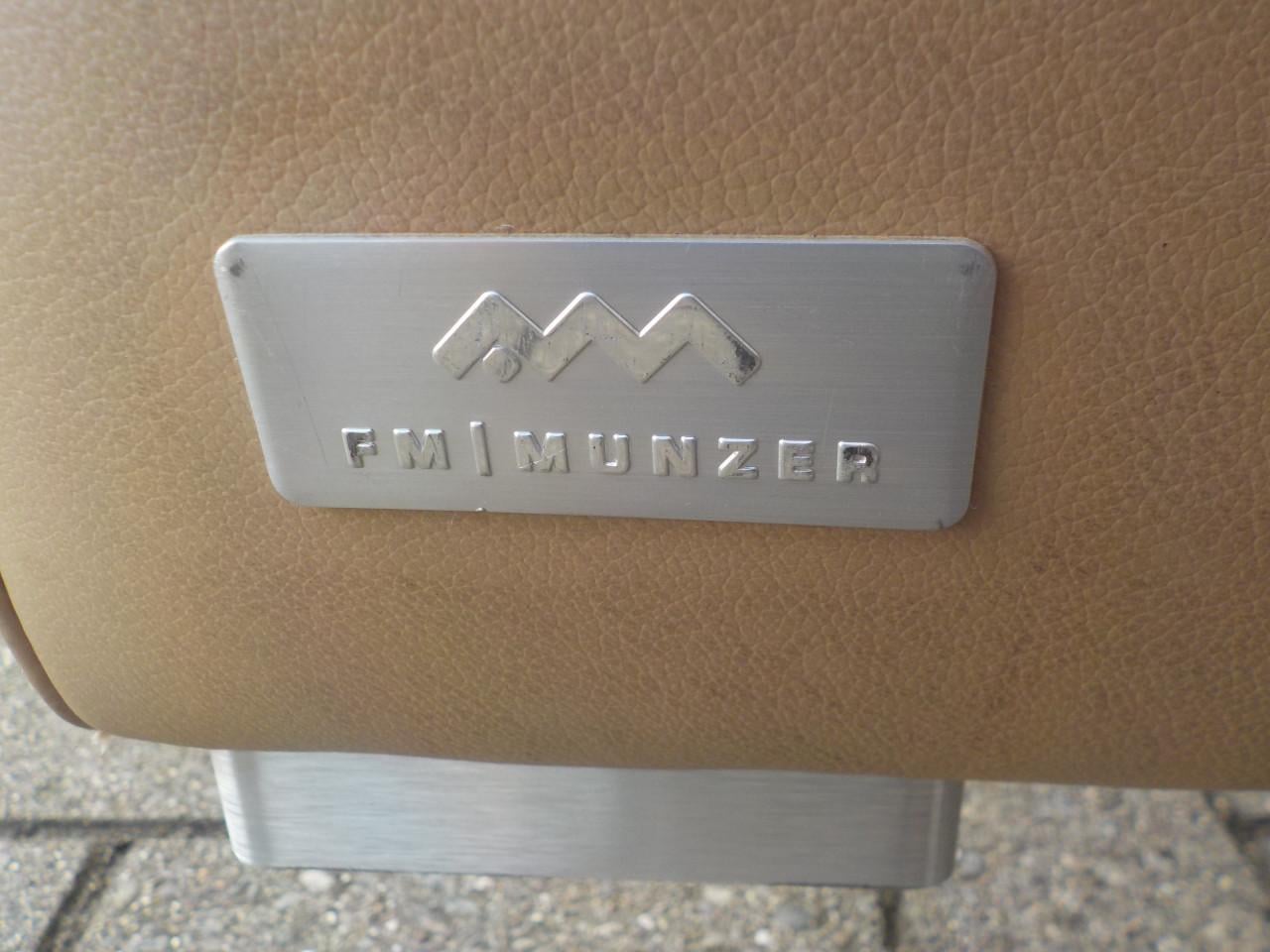 Mooie kwaliteit leren hoge bank breed 180 cm hoog 111 cm zeer goede staat