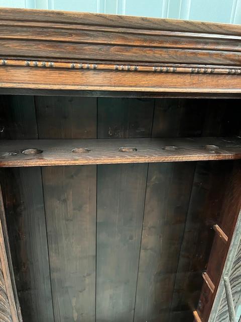 Eiken houten servieskastje