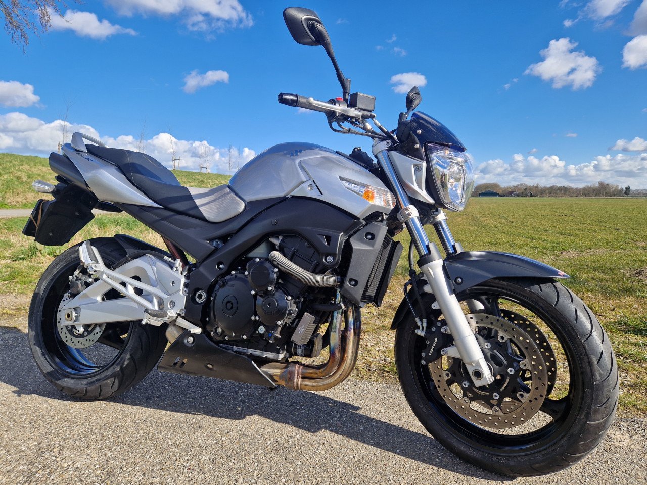 Suzuki GSR600 met maar 7400 km (aantoonbaar) van 1e eigenaar