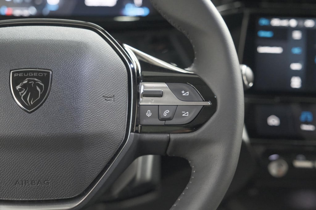 Peugeot 408 1.2 hybrid 136 e-dsc6 allure | 360 camera | navigatie | parkeer