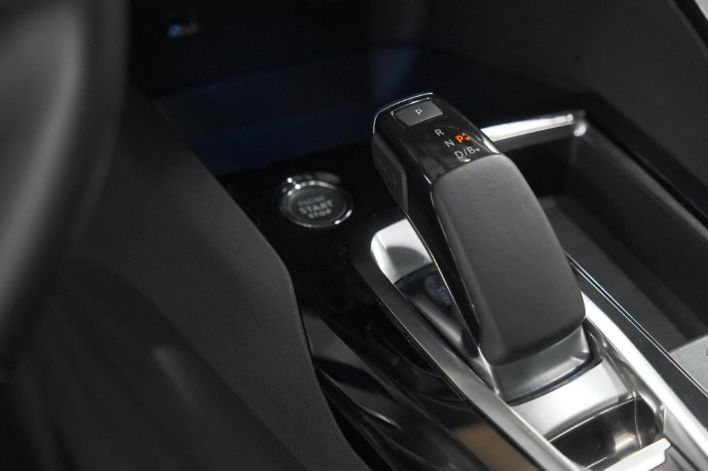Peugeot 3008 1.6 hybrid 225 blue lease allure | camera | dodehoekdetectie |