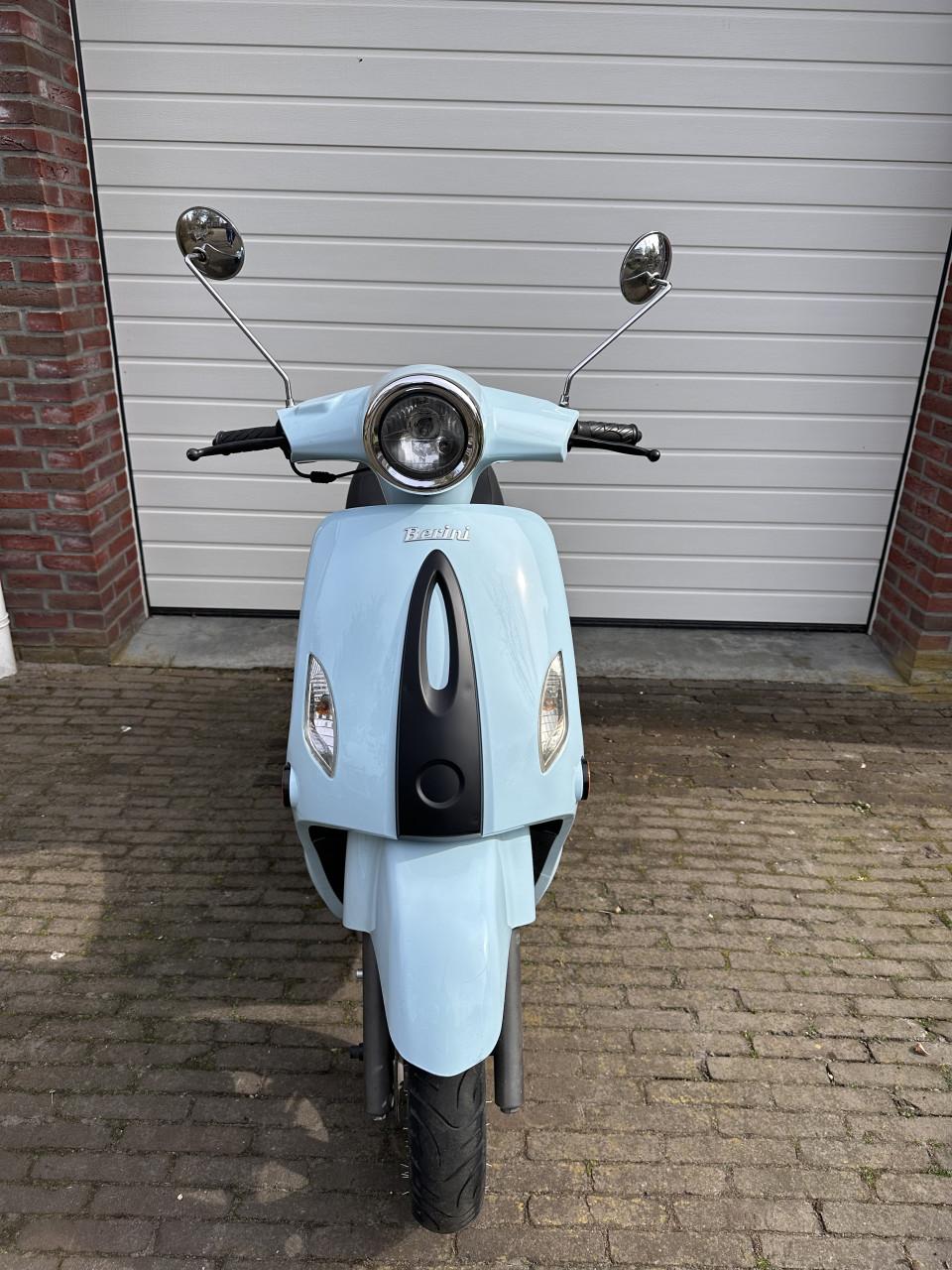 Berini New City scooter (45km)