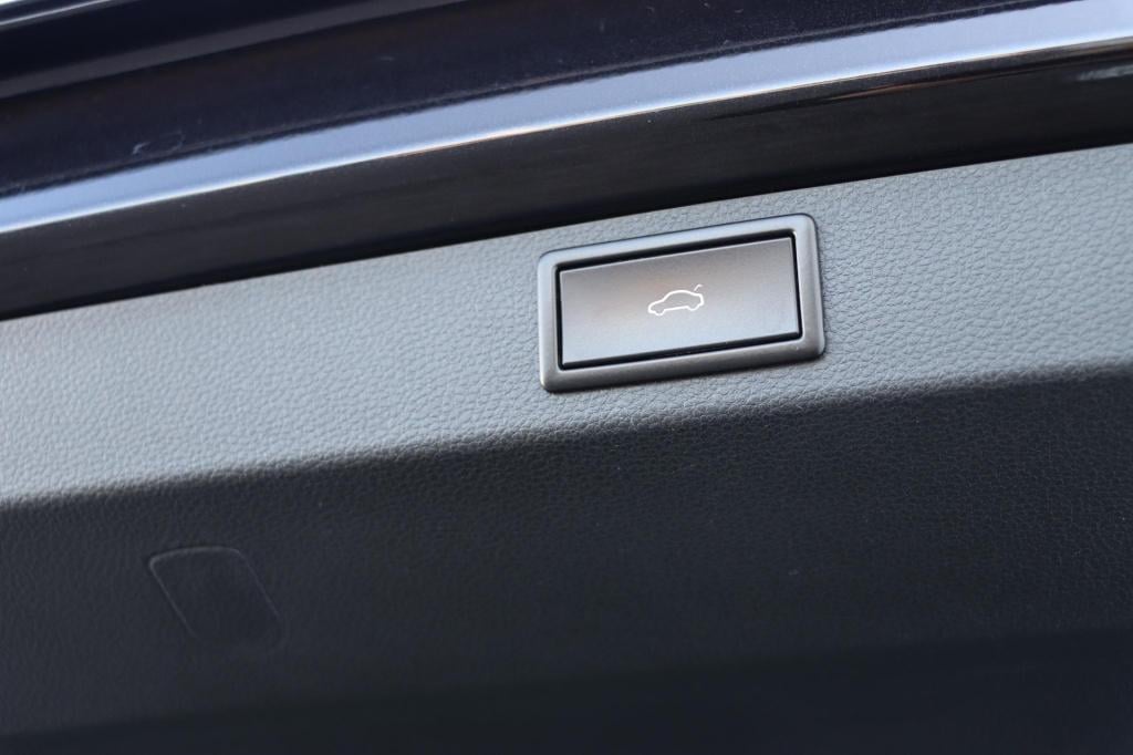 Skoda Karoq 1.5 tsi 150pk dsg7 sportline business trekhaak | camera | carpl