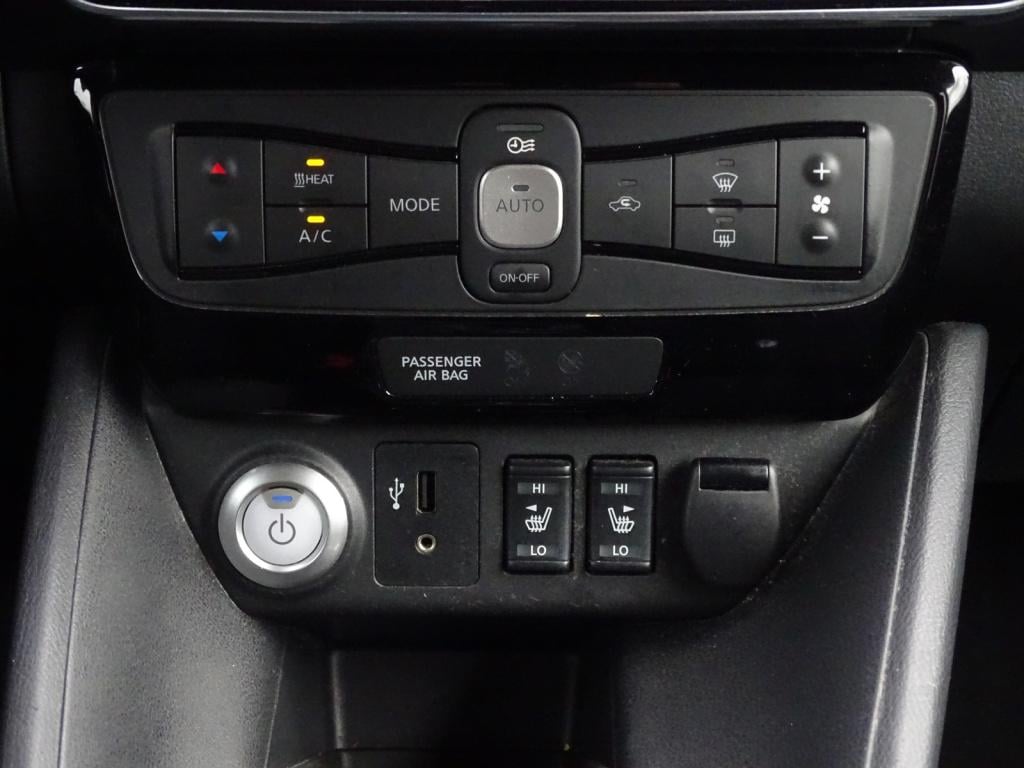 Nissan Leaf n-connecta 40 kwh | incl. btw | 360 camera