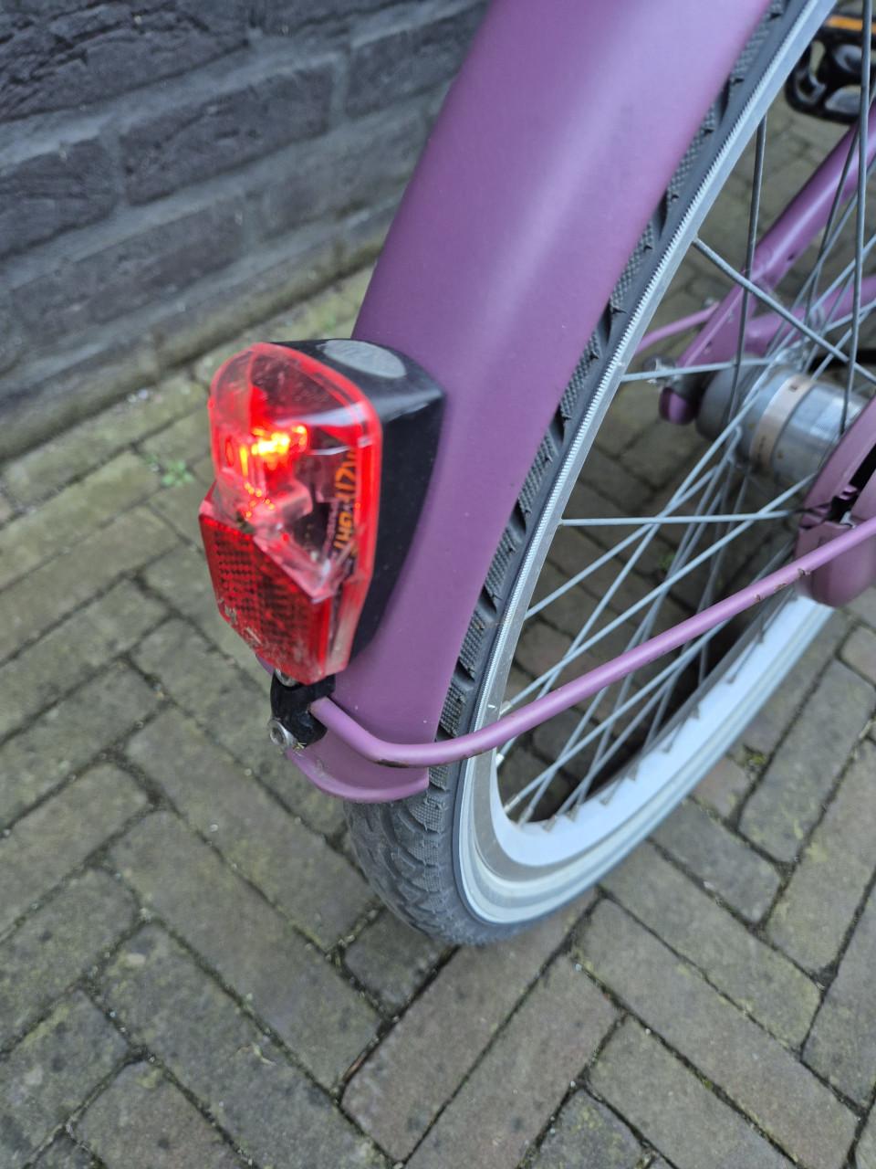 Roze Alpina Mood meisjesfiets 24 inch 3 versnellingen