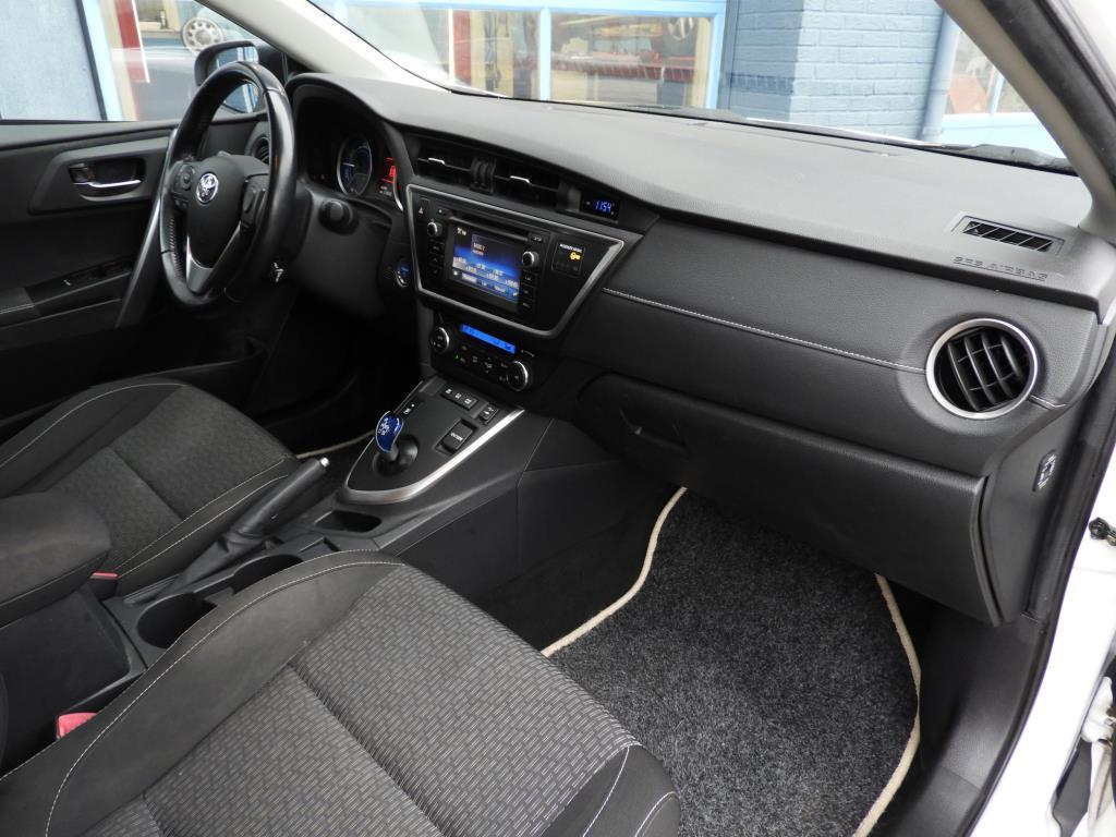 Toyota Auris 1.8 hybrid executive trekhaak