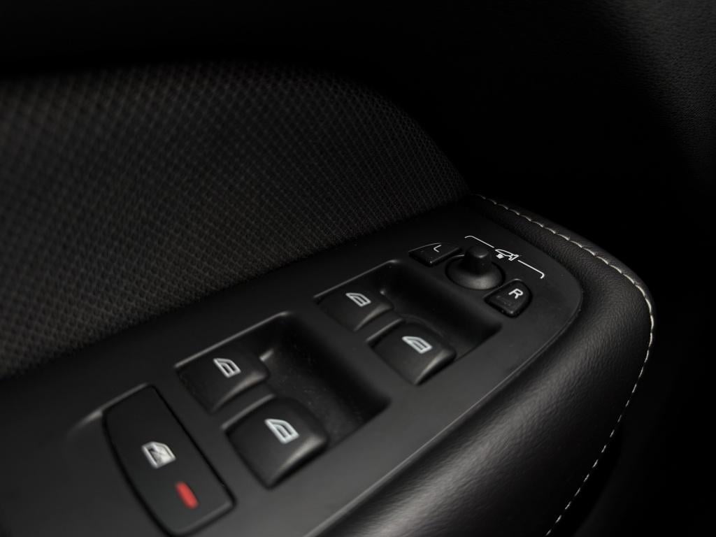 Volvo XC60 2.0 t4 r-design - liefhebbersauto! -