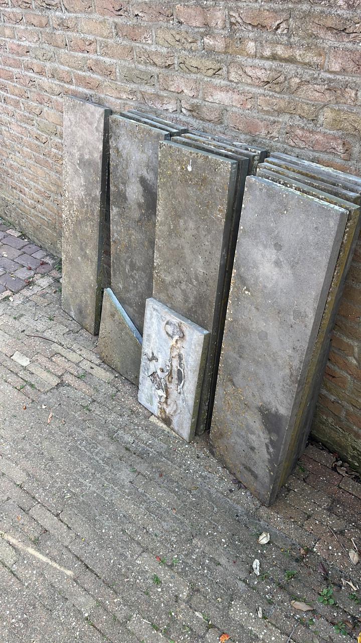 Gratis afhalen, muurtje van ongeveer 15 meter