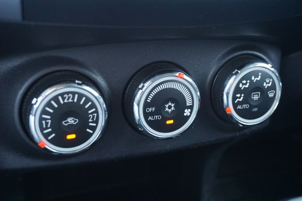 Mitsubishi Outlander 2.0 intro edition airco / navi / cruise / camera / lm 