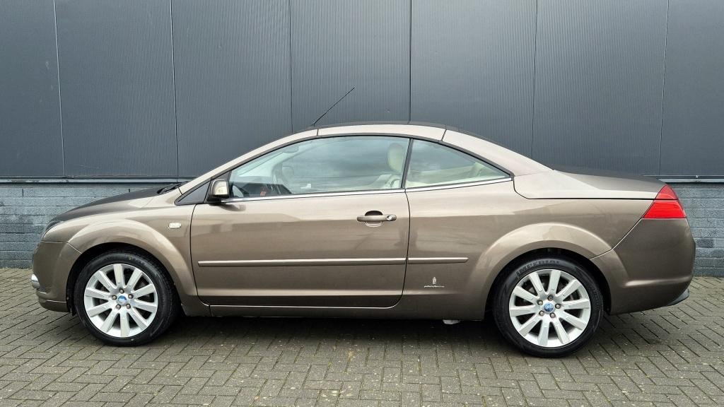 Ford Focus coupé-cabriolet | airco | sto 2.0-16v titanium