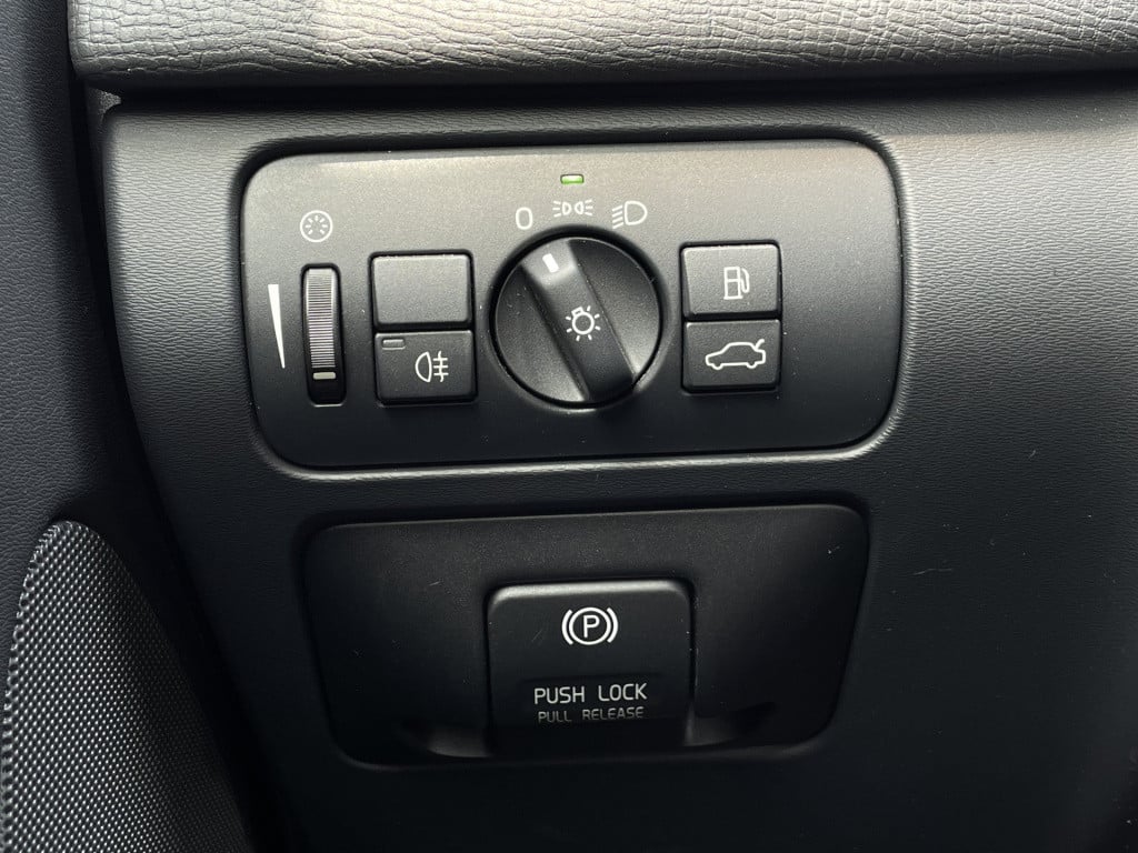Volvo XC60 2.0 t5 summum plus line automaat | leer | pano | xenon | 18'' lm