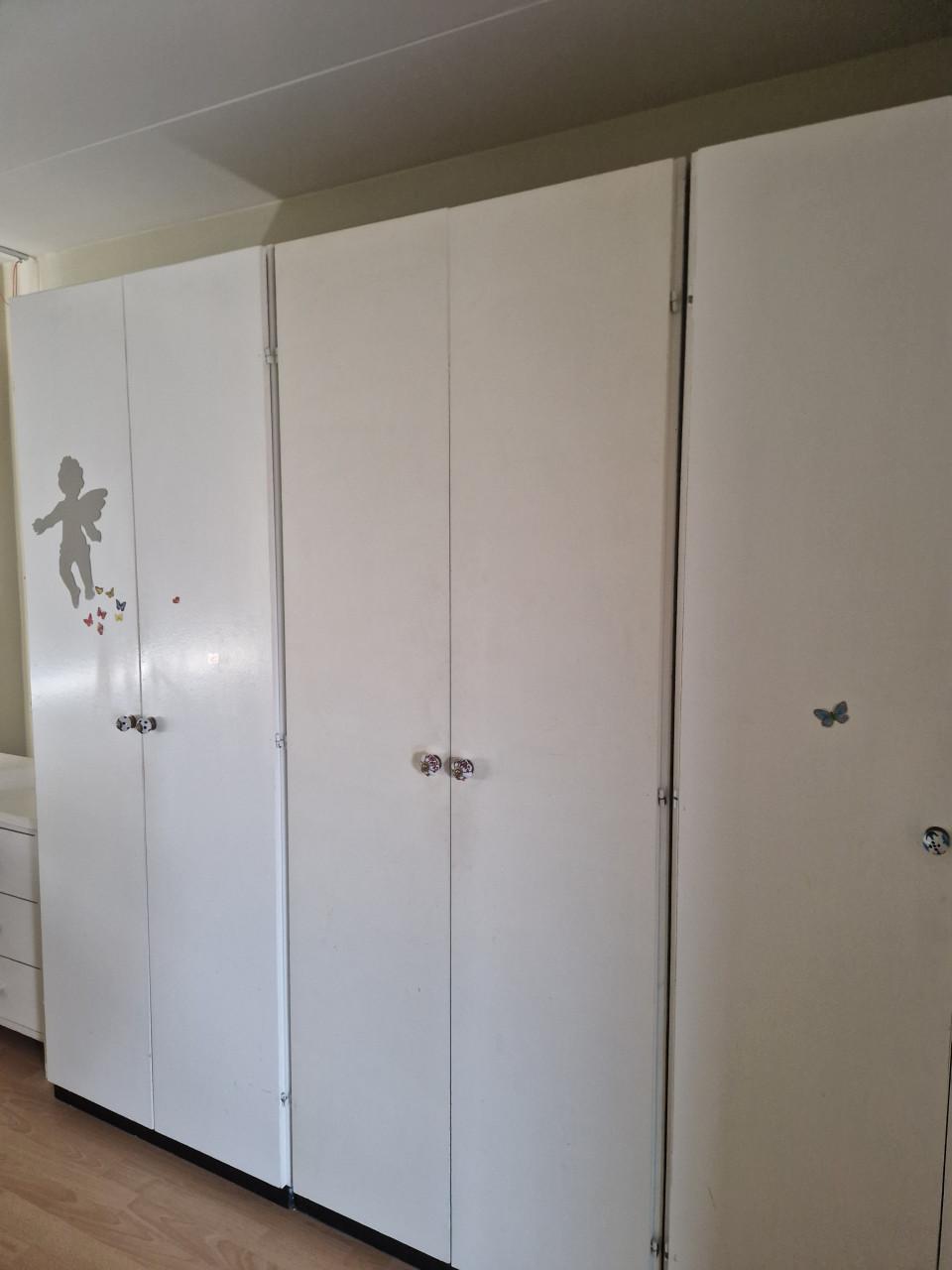 Gratis kasten, garage, kleding,schuur.