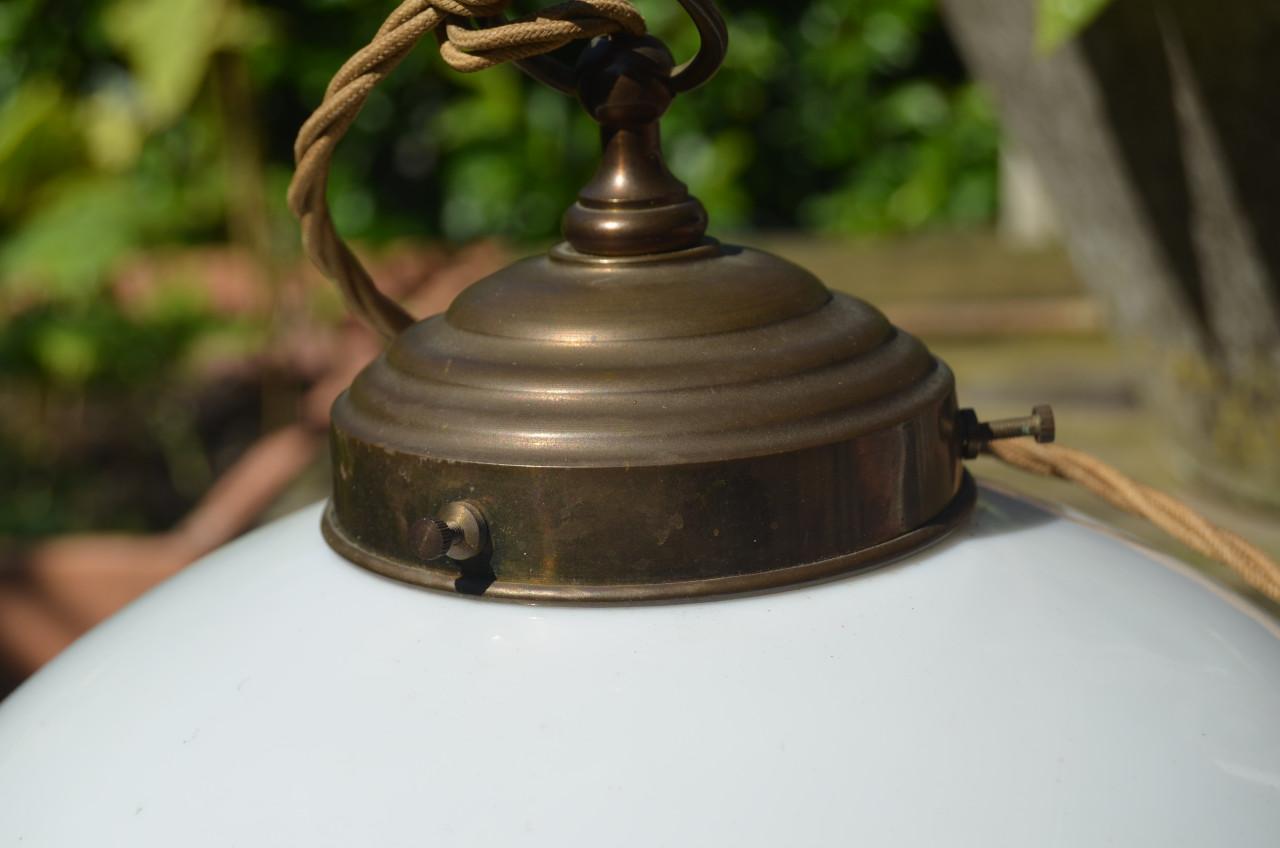 Antieke glazen hanglamp jaren '20-ish.