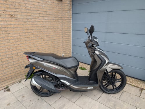 Zeer nette Sym Symphony ST scooter met slechts 5700 echte km op de teller