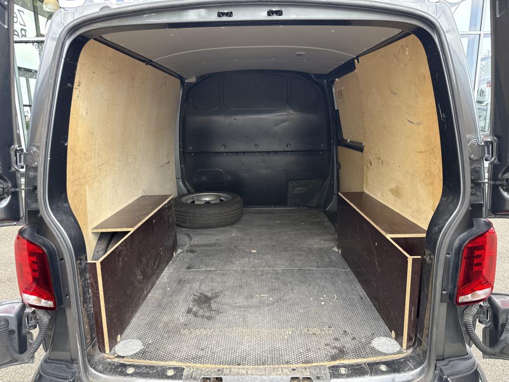 Volkswagen Transporter 2.0 tdi l1h1 28 | led | trekhaak | navi | carplay | 