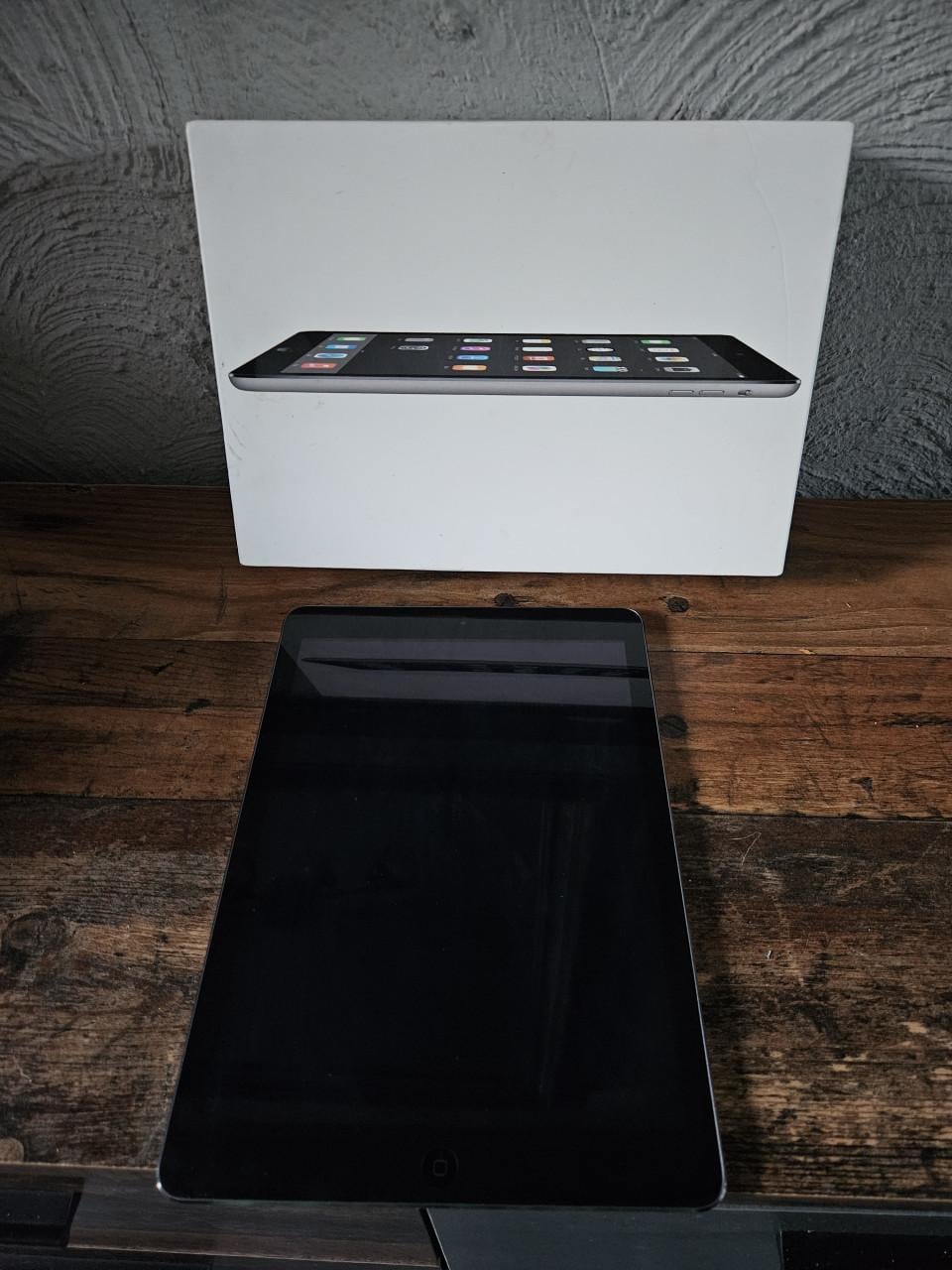 Werkende Apple iPad Air 16GB Wi-Fi Spacegrijs
