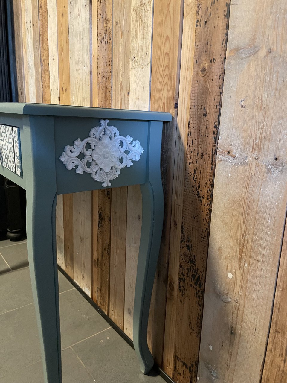 Unieke Sidetable- Een Eyecatcher Voor Elk Interieur.