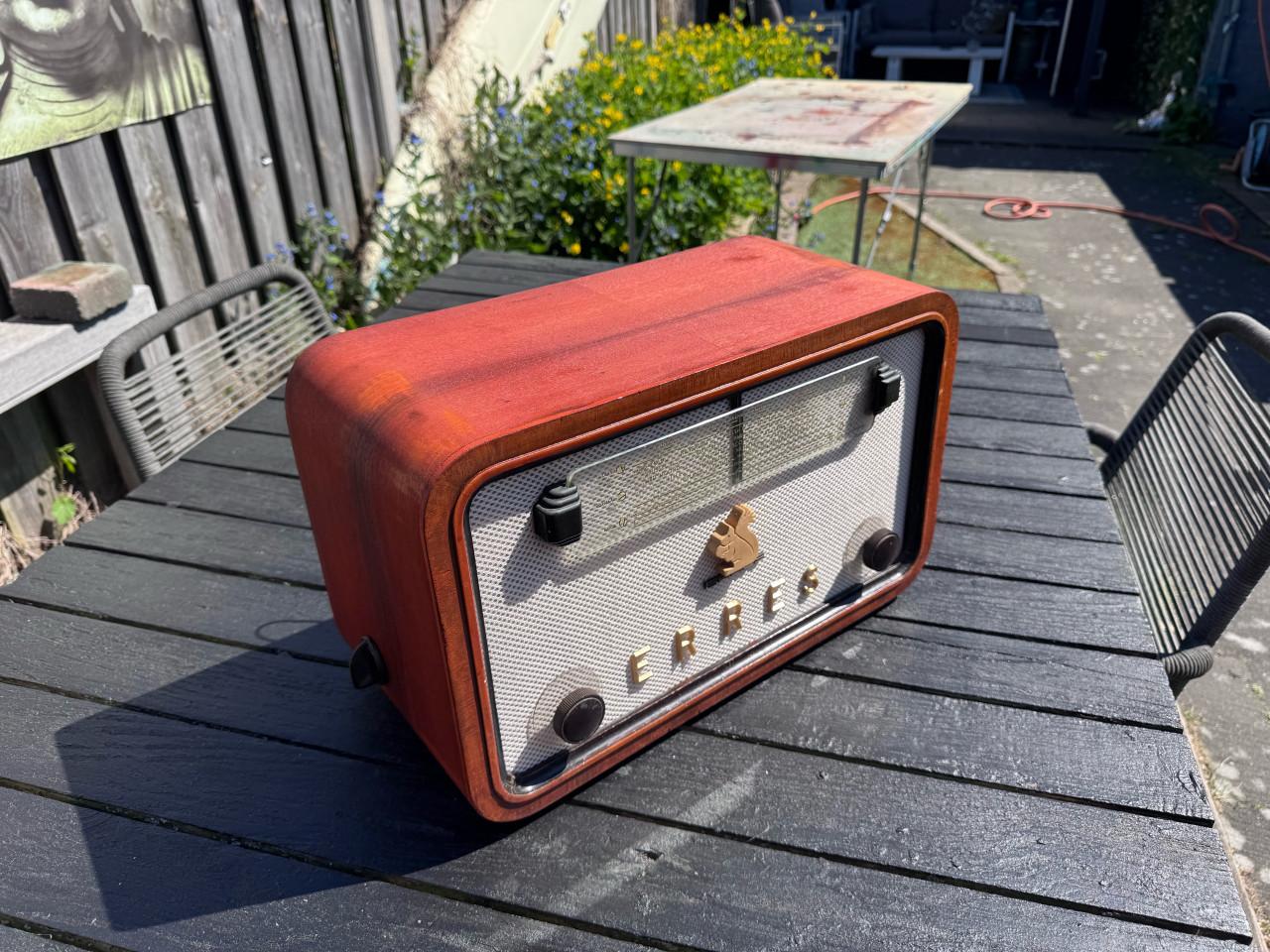 Zeldzame jaren50 Erres radio gemoderniseerd