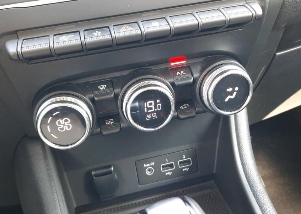 Renault Captur 1.3 tce 130 edc intens - automaat / navigatie