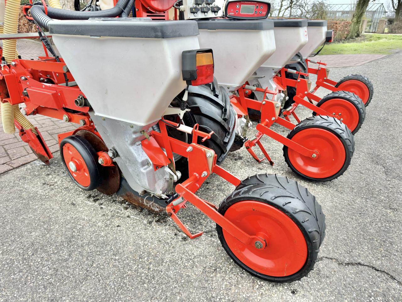 Maïsplanter Kuhn 4 rijen, zeer compleet!