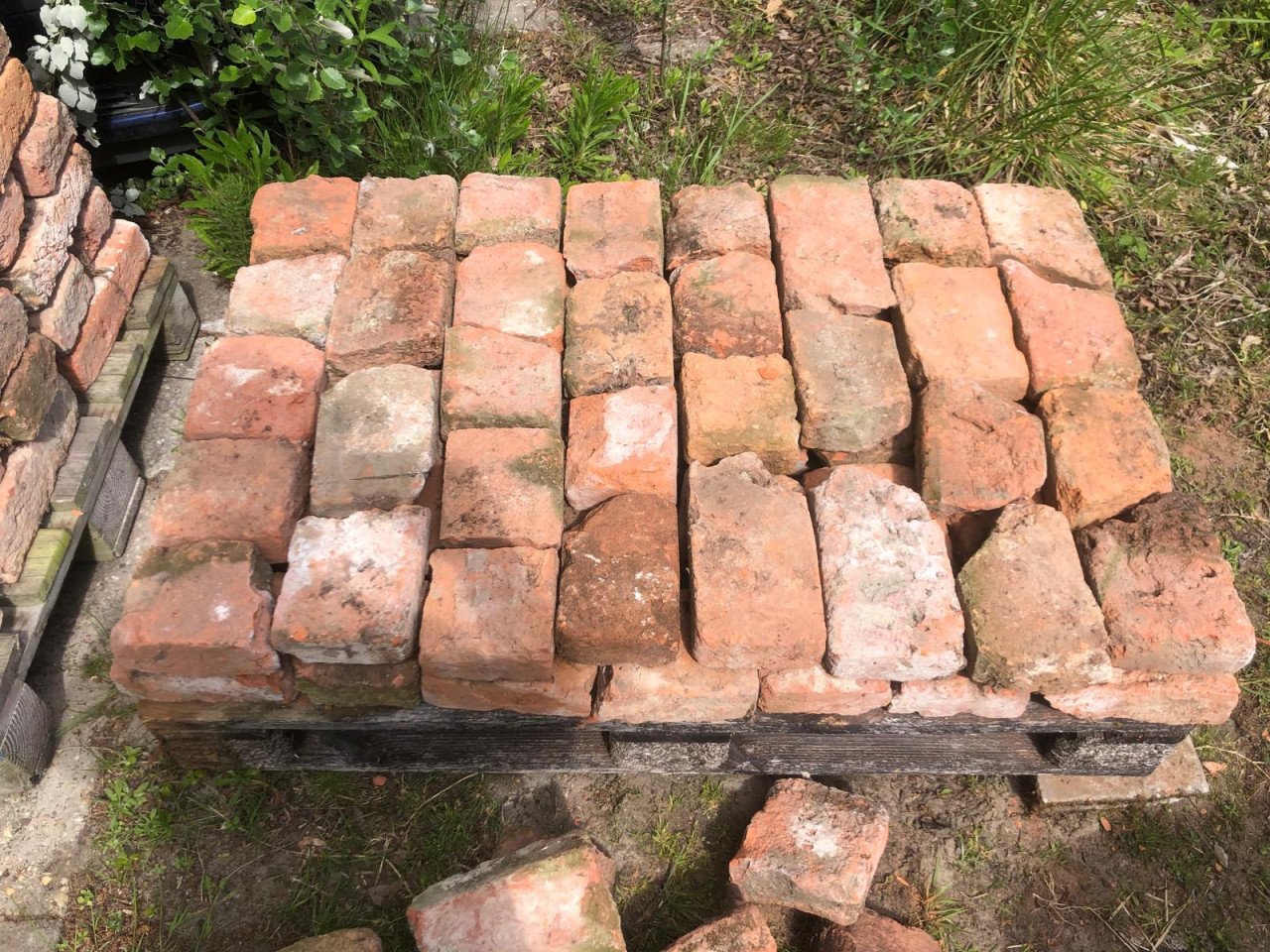 Ruim 12 M2 oude Kloostermoppen 30 x 14 x 7 cm
