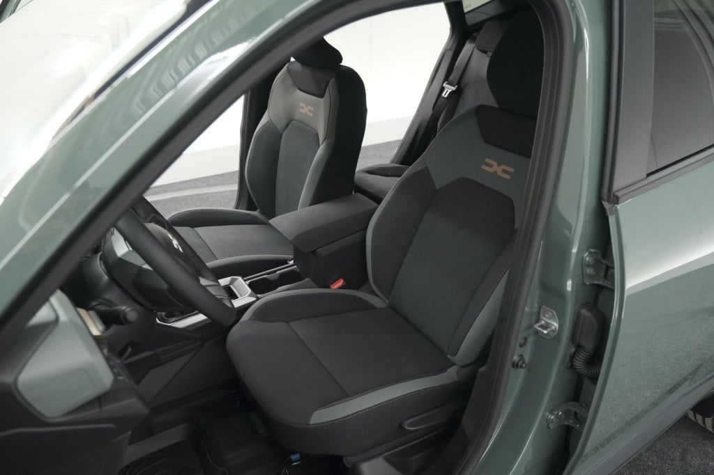 Dacia Duster tce 130 mild hybrid extreme | camera | apple carplay | automat