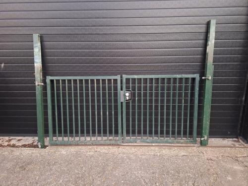 Poort, draaipoort, inrijpoort, looppoort, hekwerk, hek,