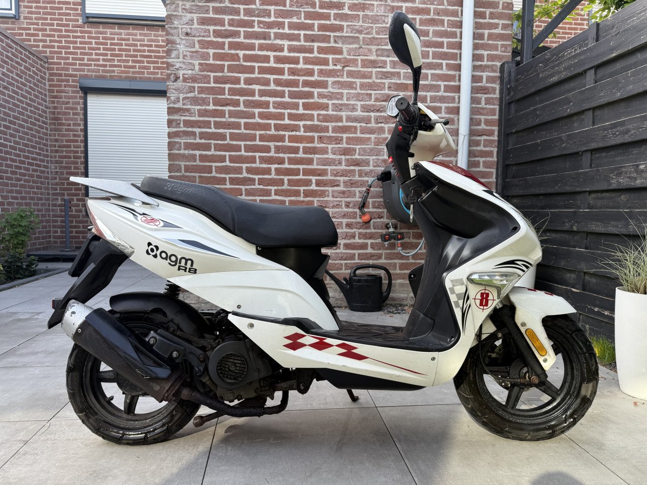 Agm scooter R8