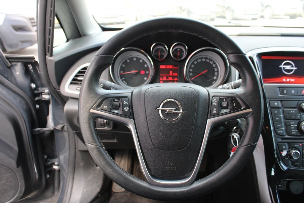 Opel Astra 1.4 turbo sport +